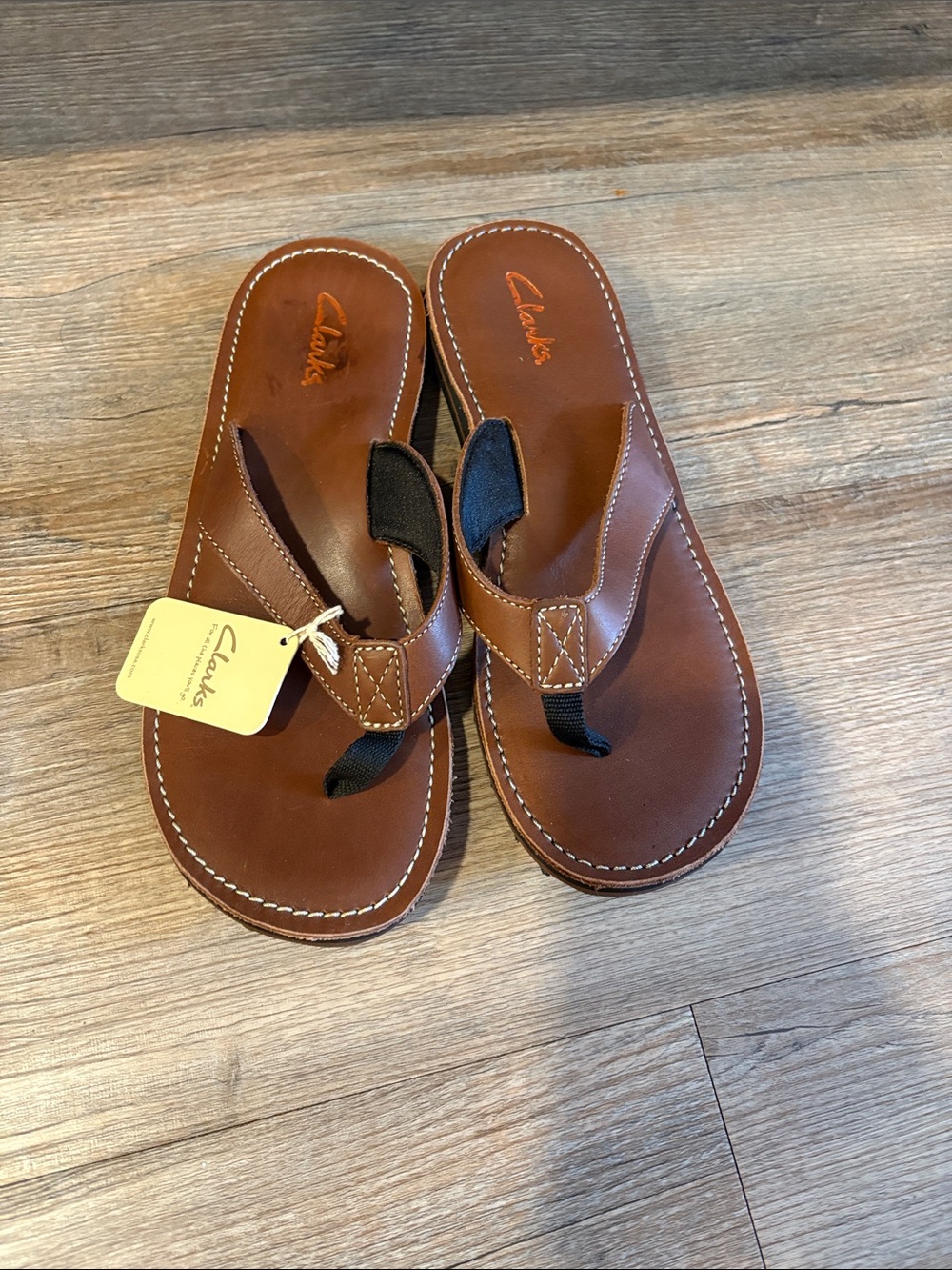 Clarks Brown Leather Thong Sandals with Contrast Stitching